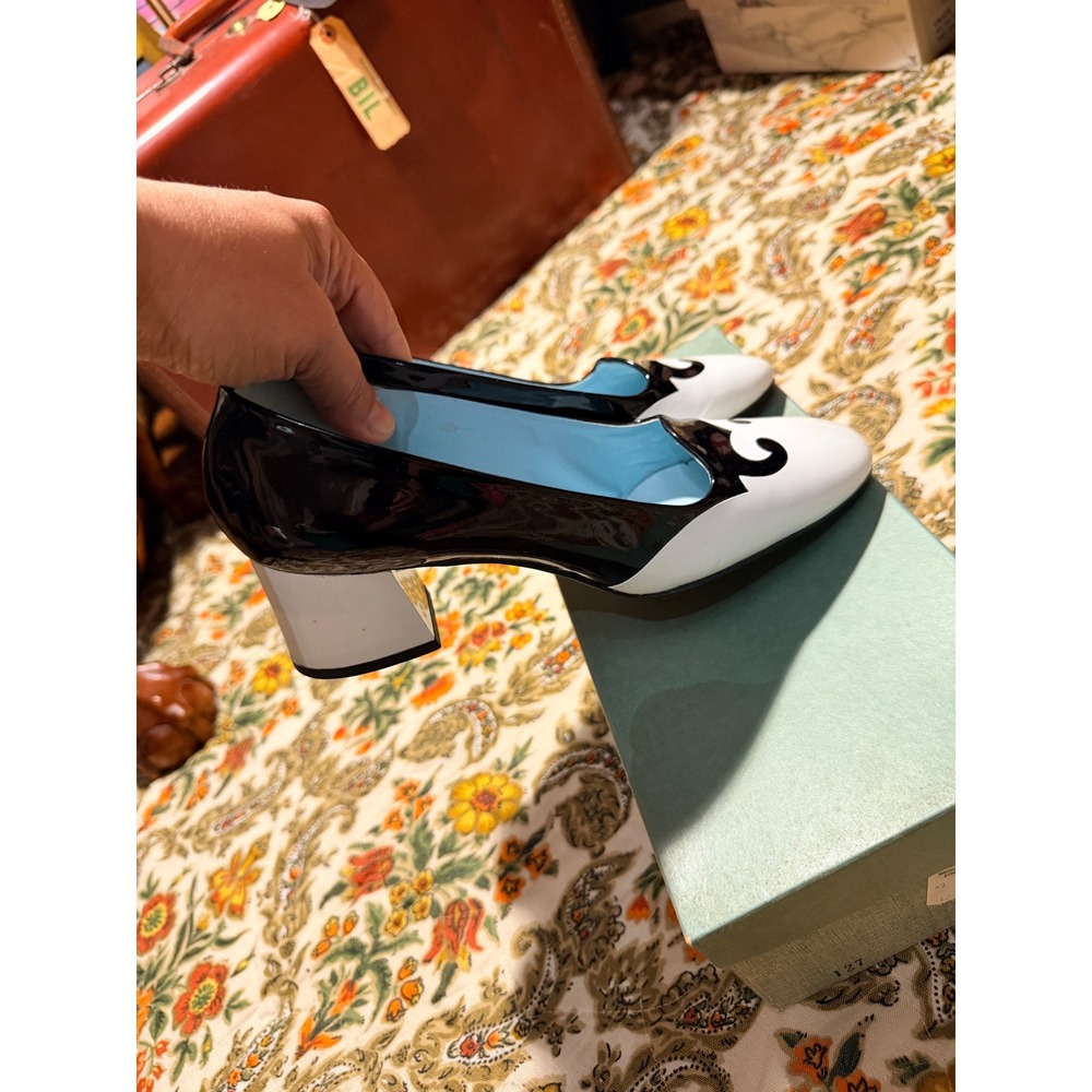 Vintage Marshall Field & Company Black White Mod Block Heel Pumps 7.5 B
